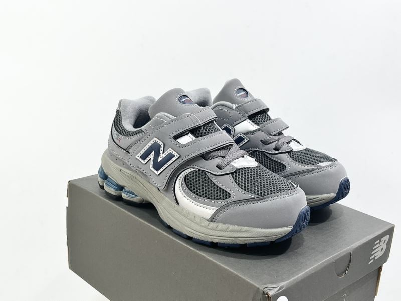 NEW BALANCE SHOES